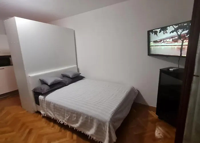 App Reina Crikvenica