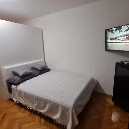 App Reina Crikvenica