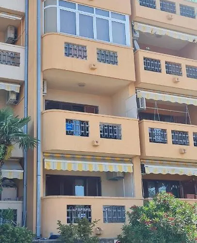 App Reina Apartamento *